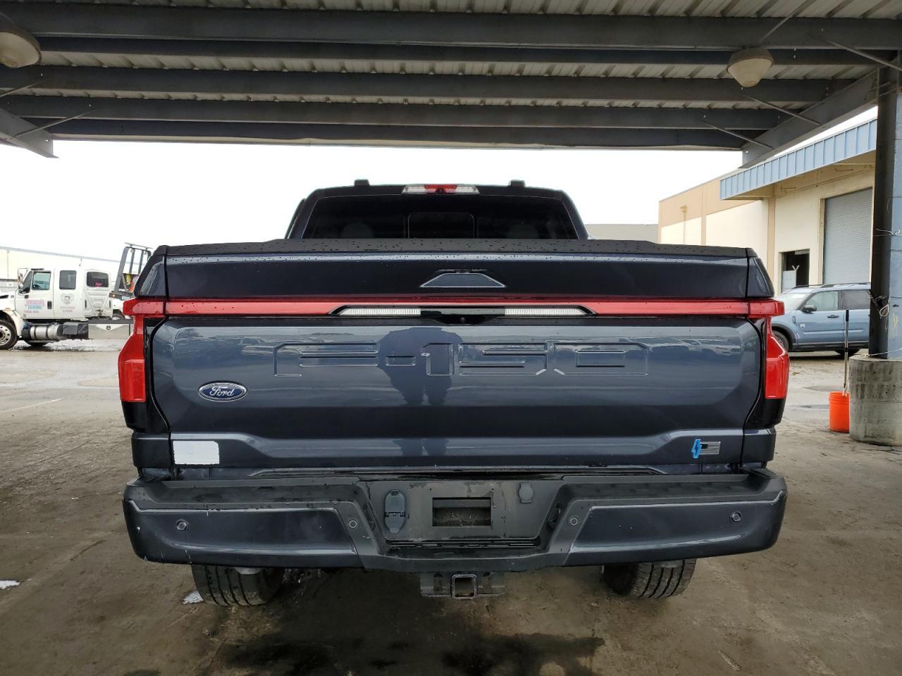 2022 Ford F150 Lightning Pro - Фото 6