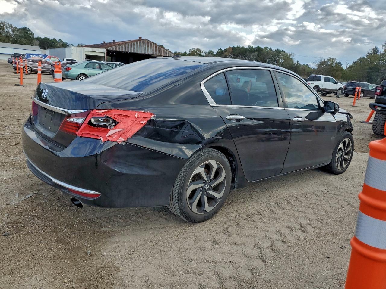 2017 Honda Accord Ex - Фото 3