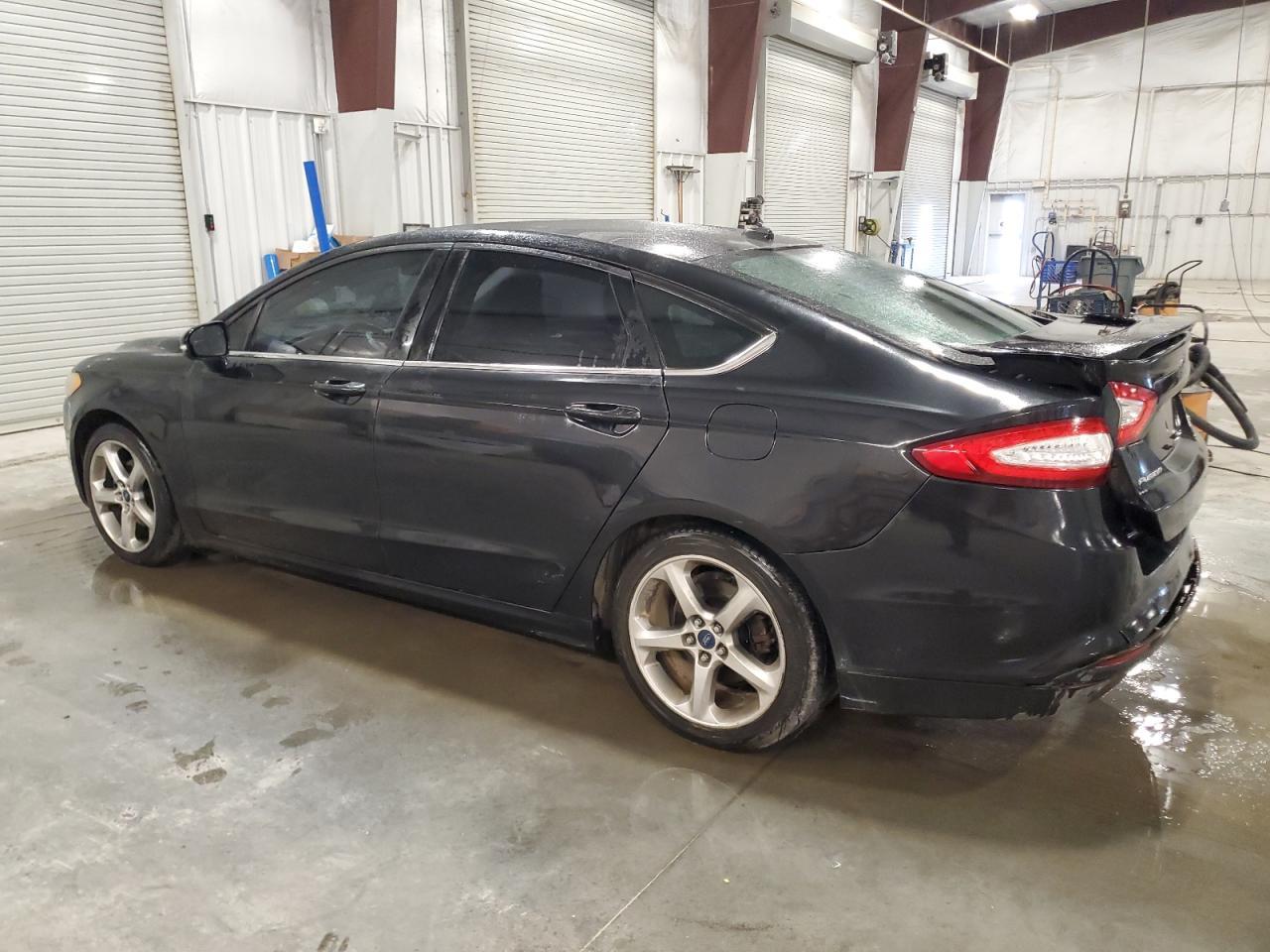 2015 Ford Fusion Se - Фото 2