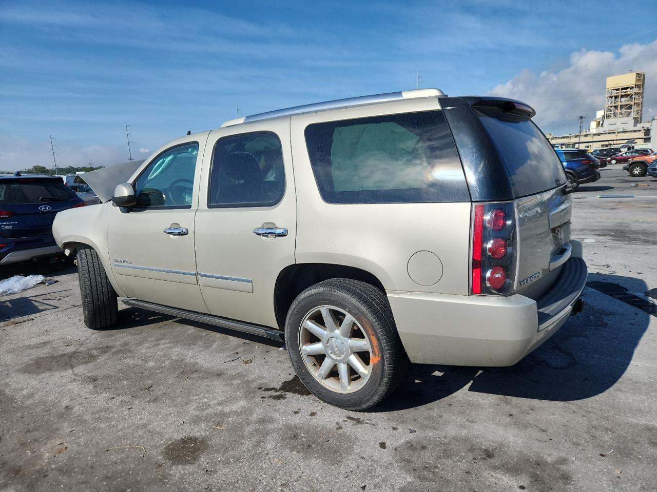 2013 GMC Yukon Denali - Фото 2