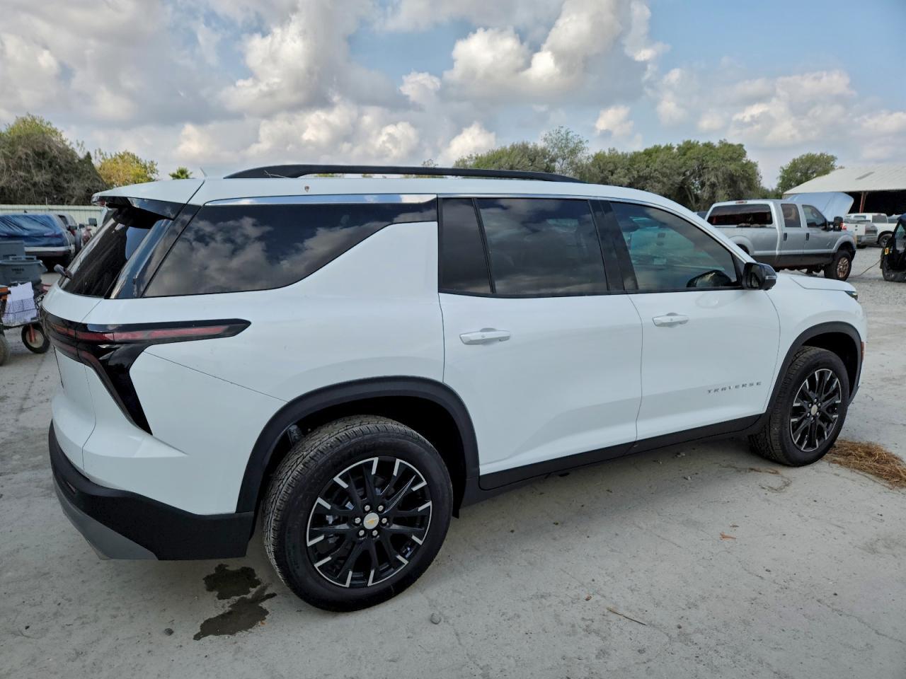 2026 Chevrolet Traverse Lt - Image 3