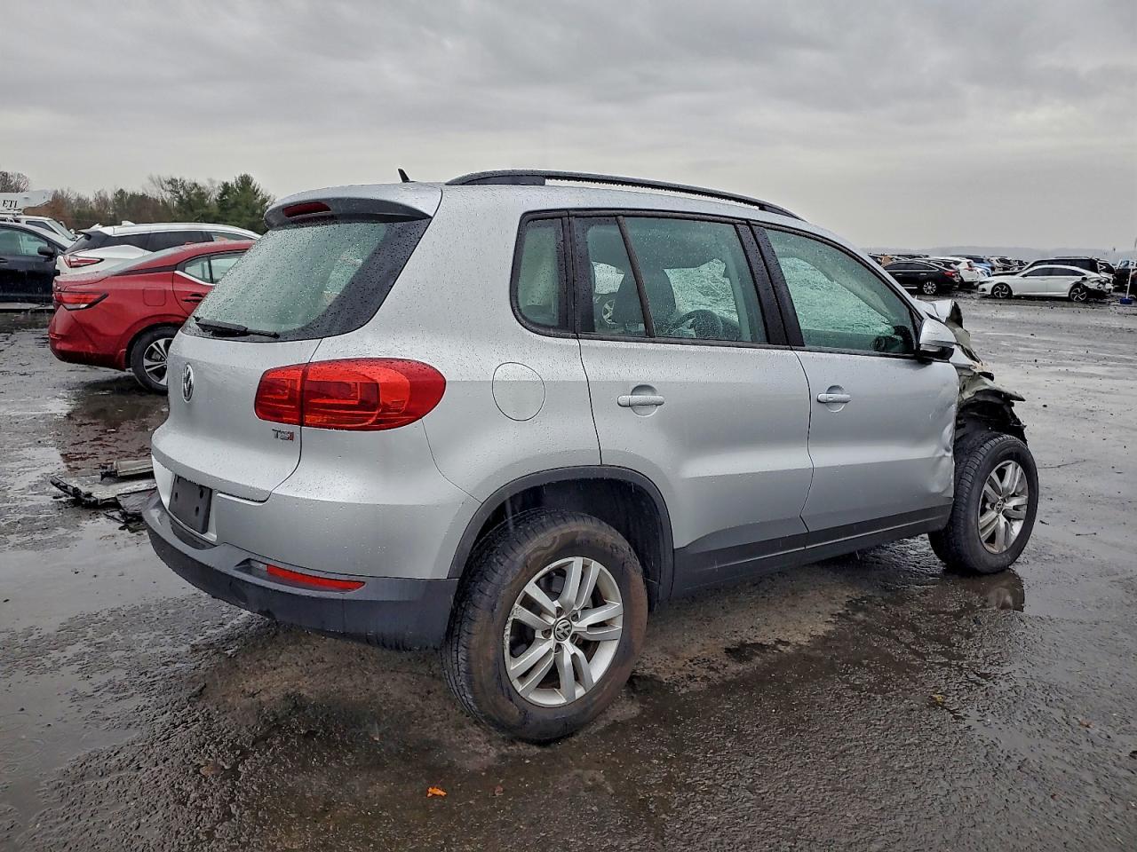 2016 Volkswagen Tiguan S - Image 3
