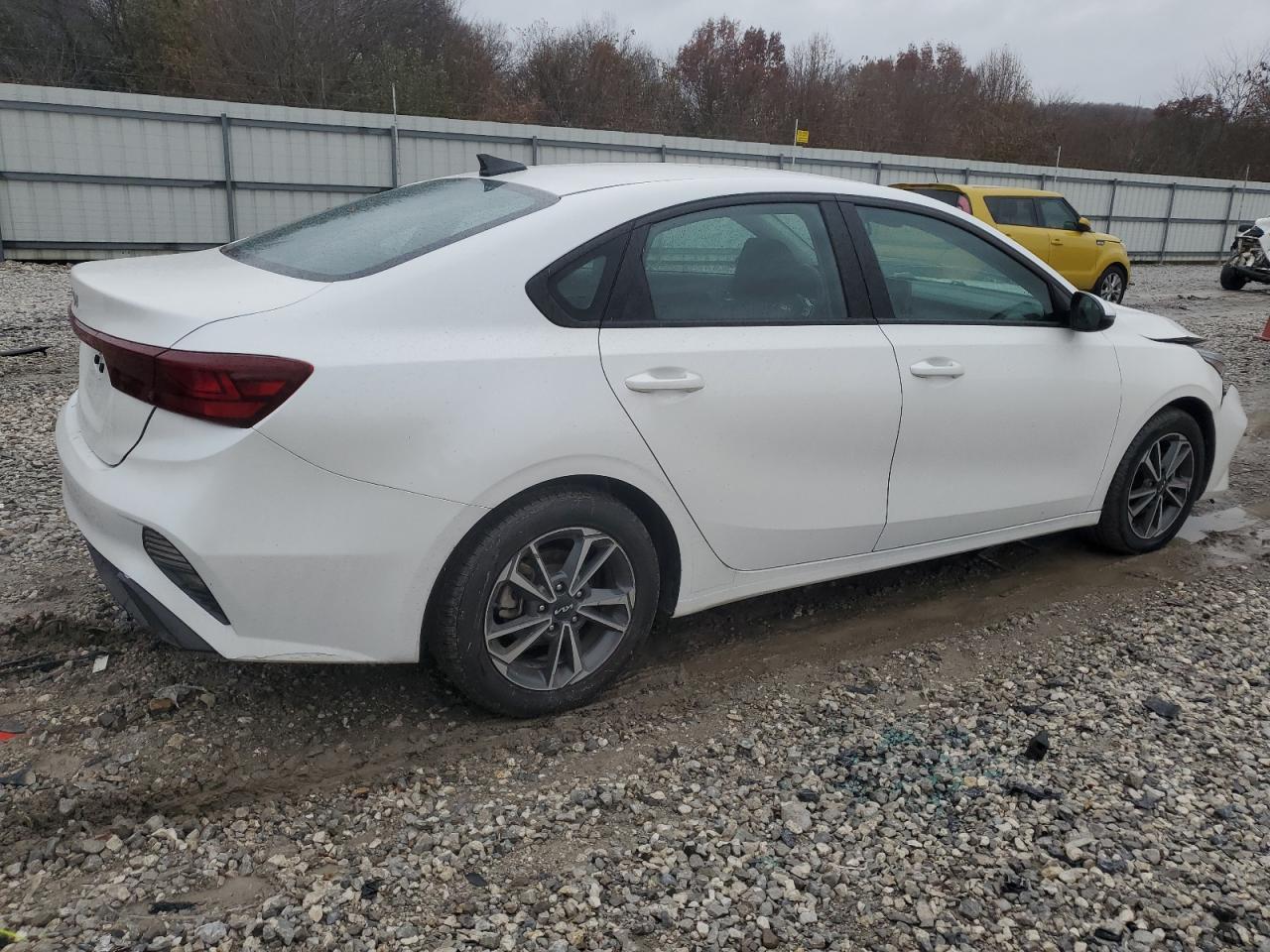 2023 Kia Forte Lx - Фото 3