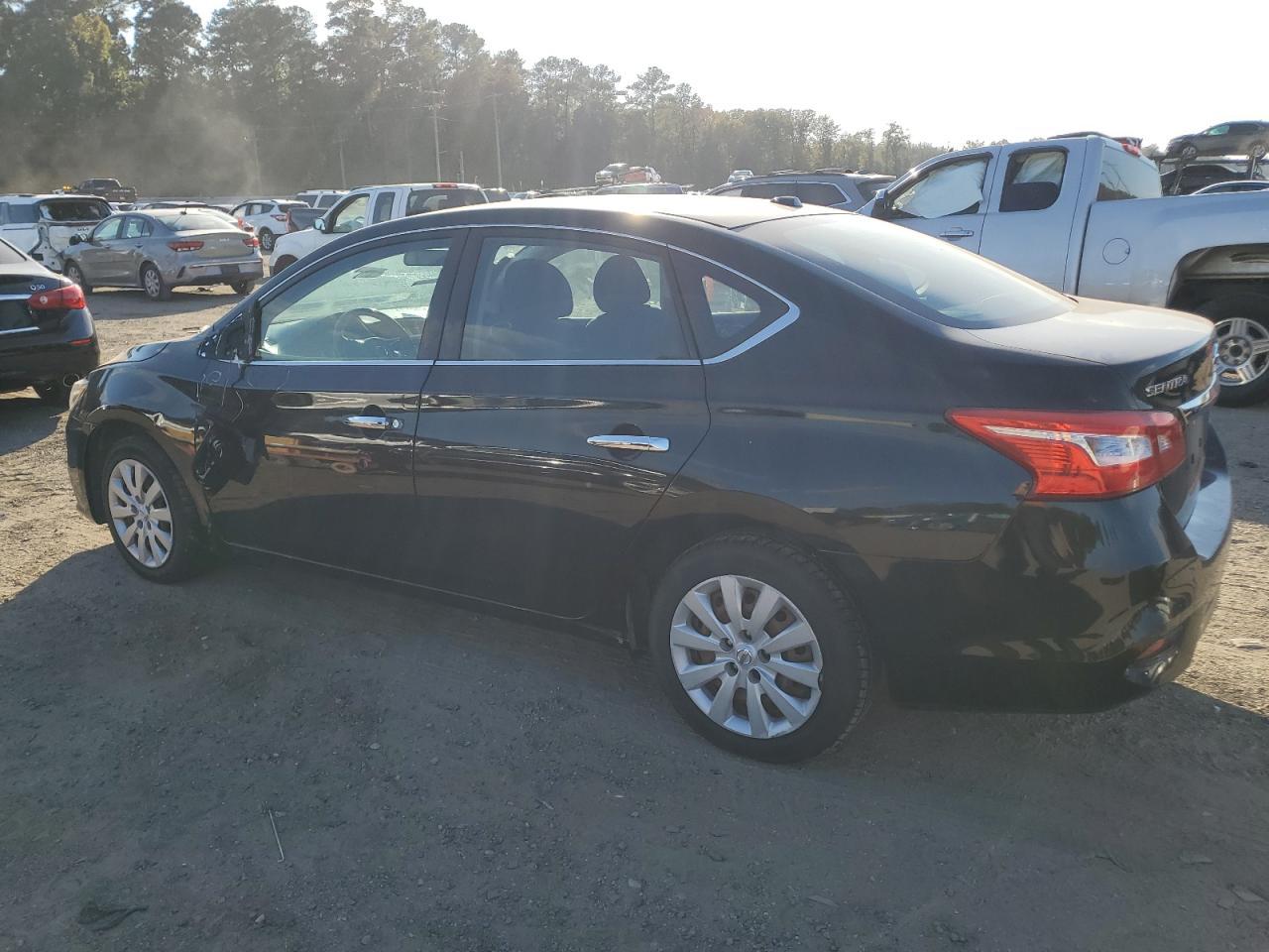 2017 Nissan Sentra S - Фото 2