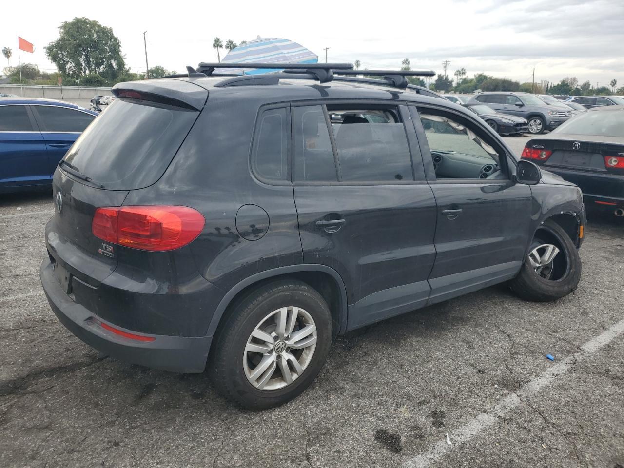 2017 Volkswagen Tiguan S - Фото 3