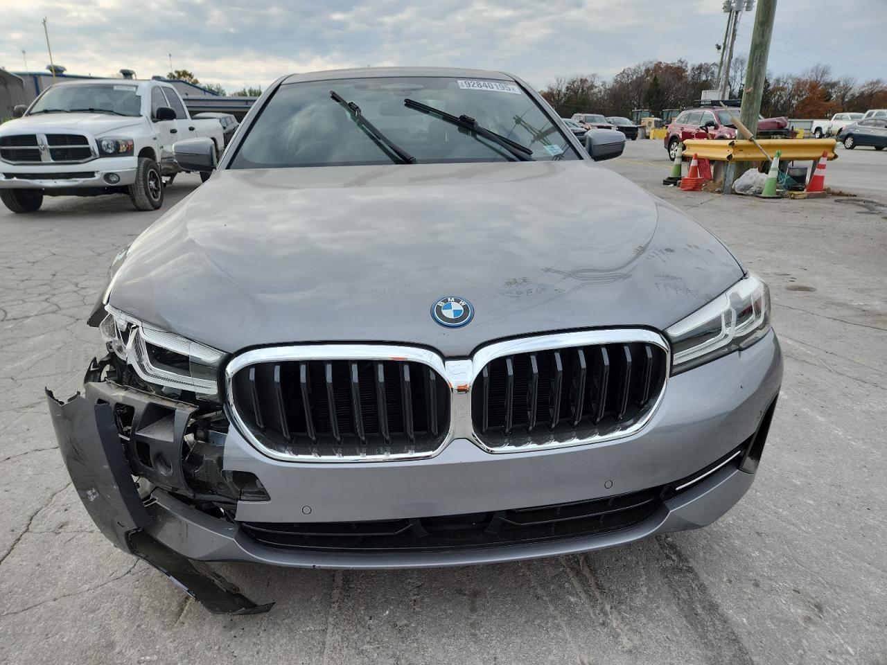 2023 BMW 530E - Image 5