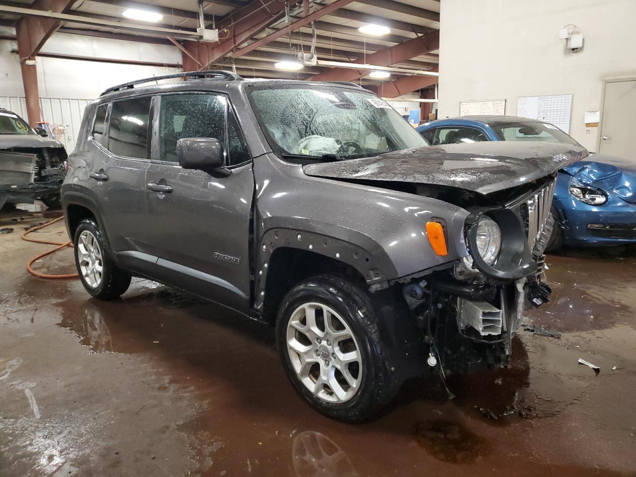 2017 Jeep Renegade Latitude - Image 4