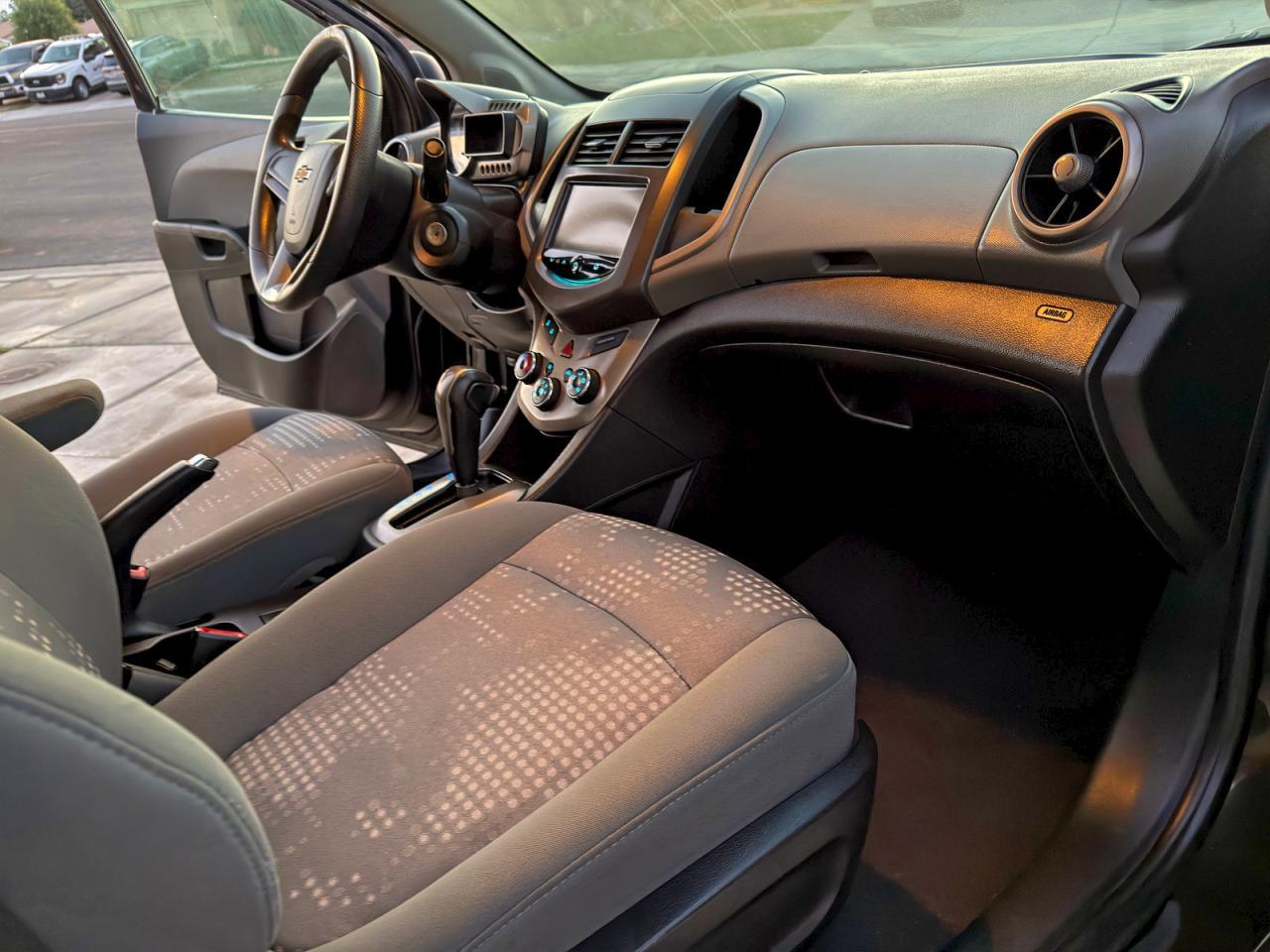 2014 Chevrolet Sonic Ls - Image 5