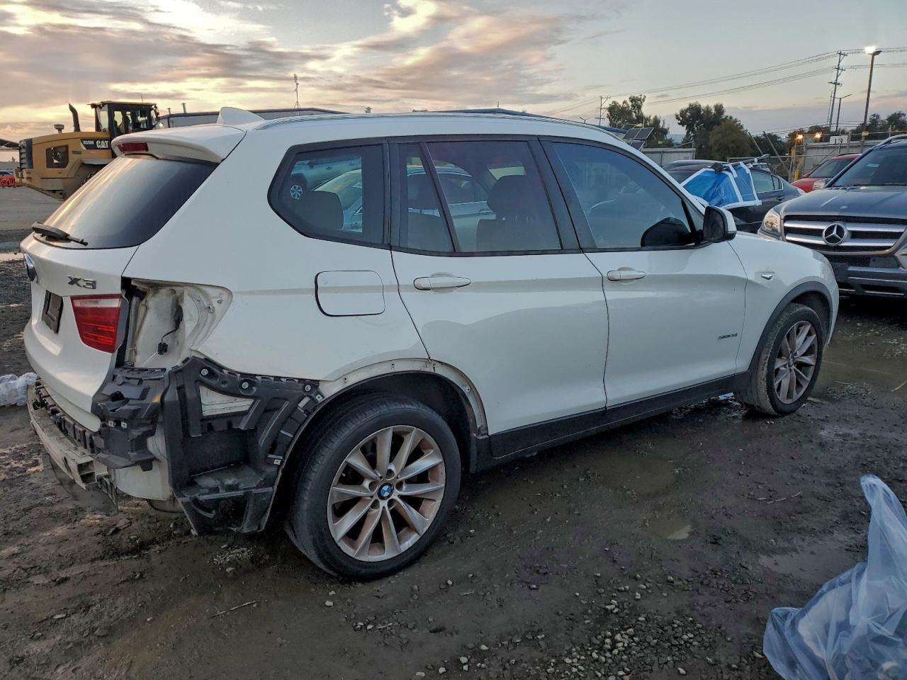 2017 BMW X3 Sdrive28I - Фото 3