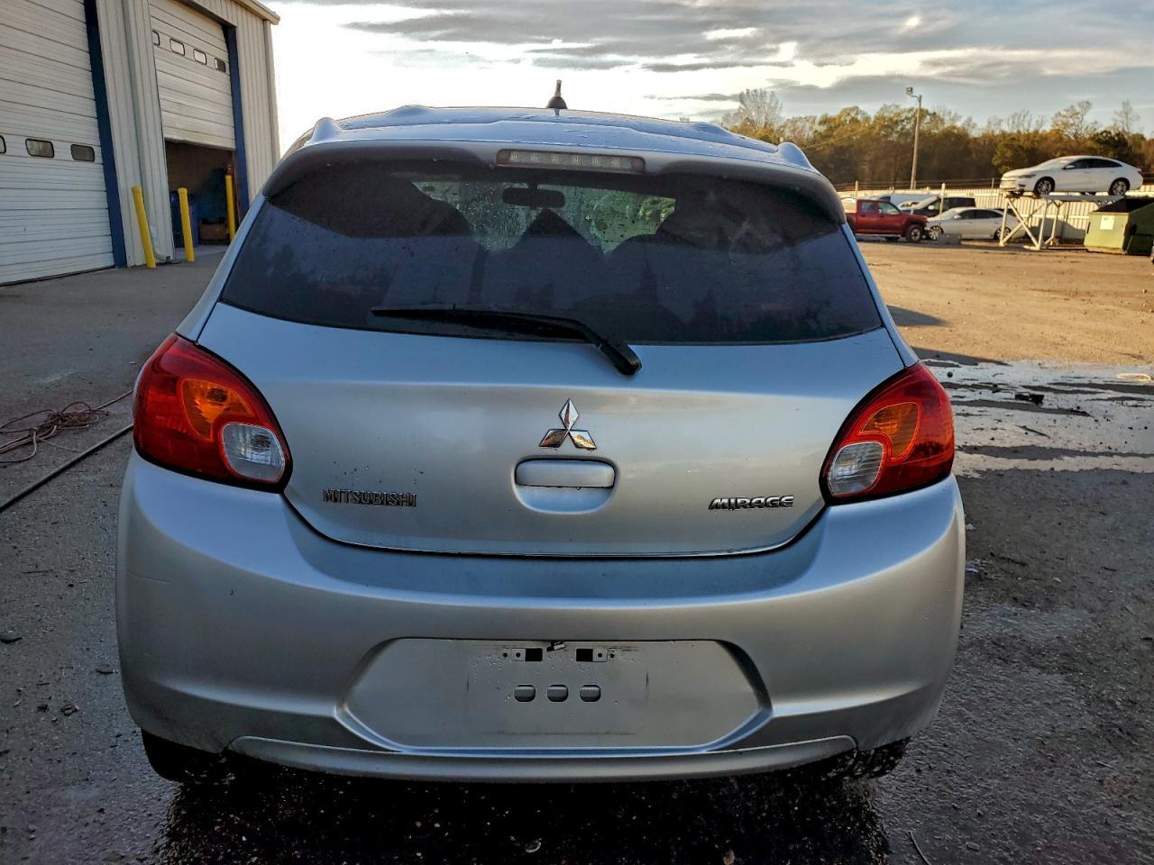 2015 Mitsubishi Mirage De - Фото 6