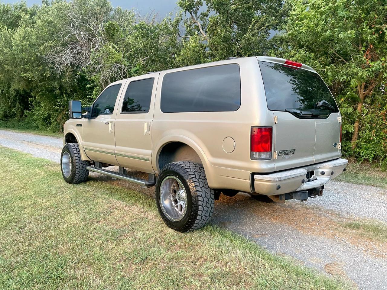 2005 Ford Excursion Limited - Фото 3