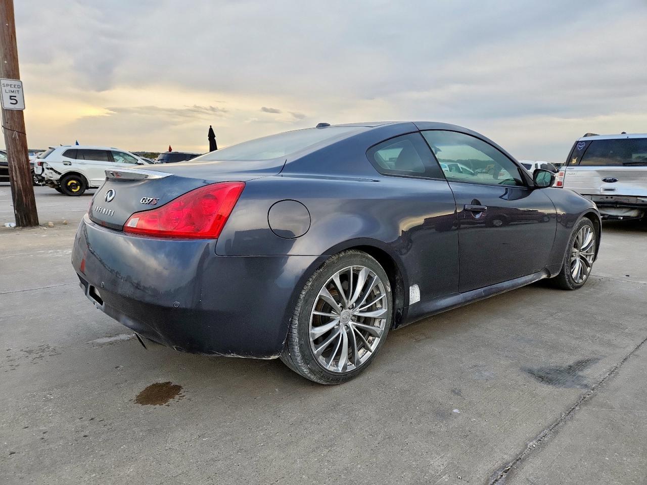 2011 Infiniti G37 Base - Фото 3