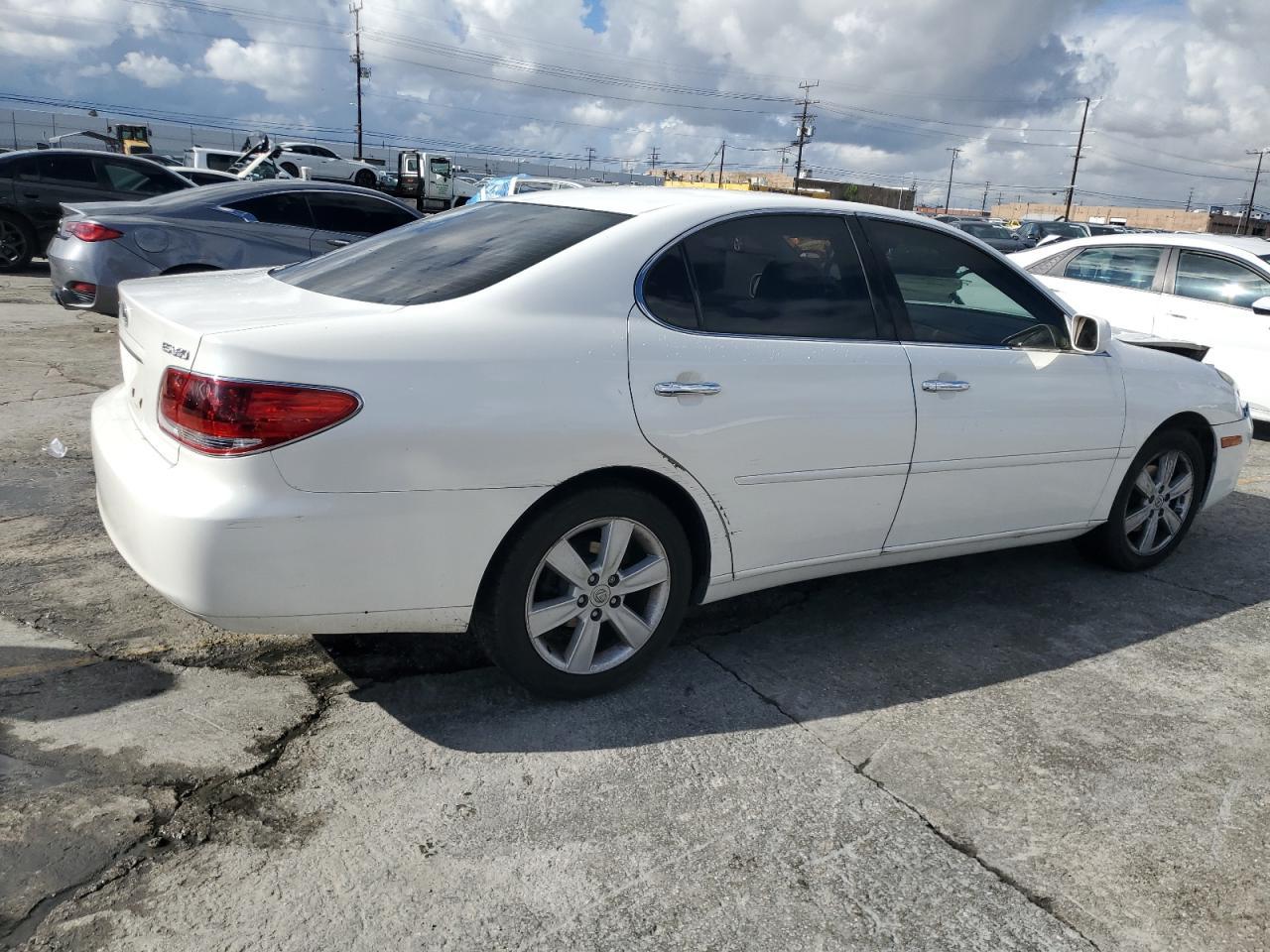 2005 Lexus Es 330 - Image 3