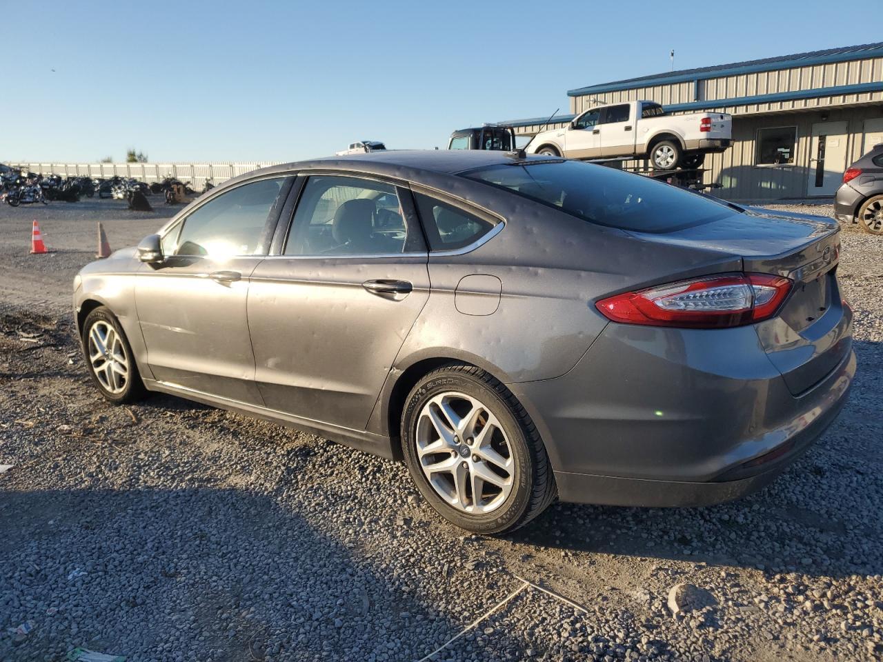 2014 Ford Fusion Se - Image 2