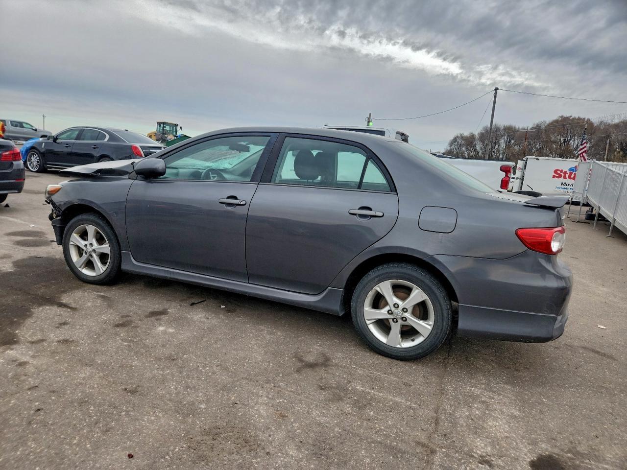 2013 Toyota Corolla Base - Фото 2