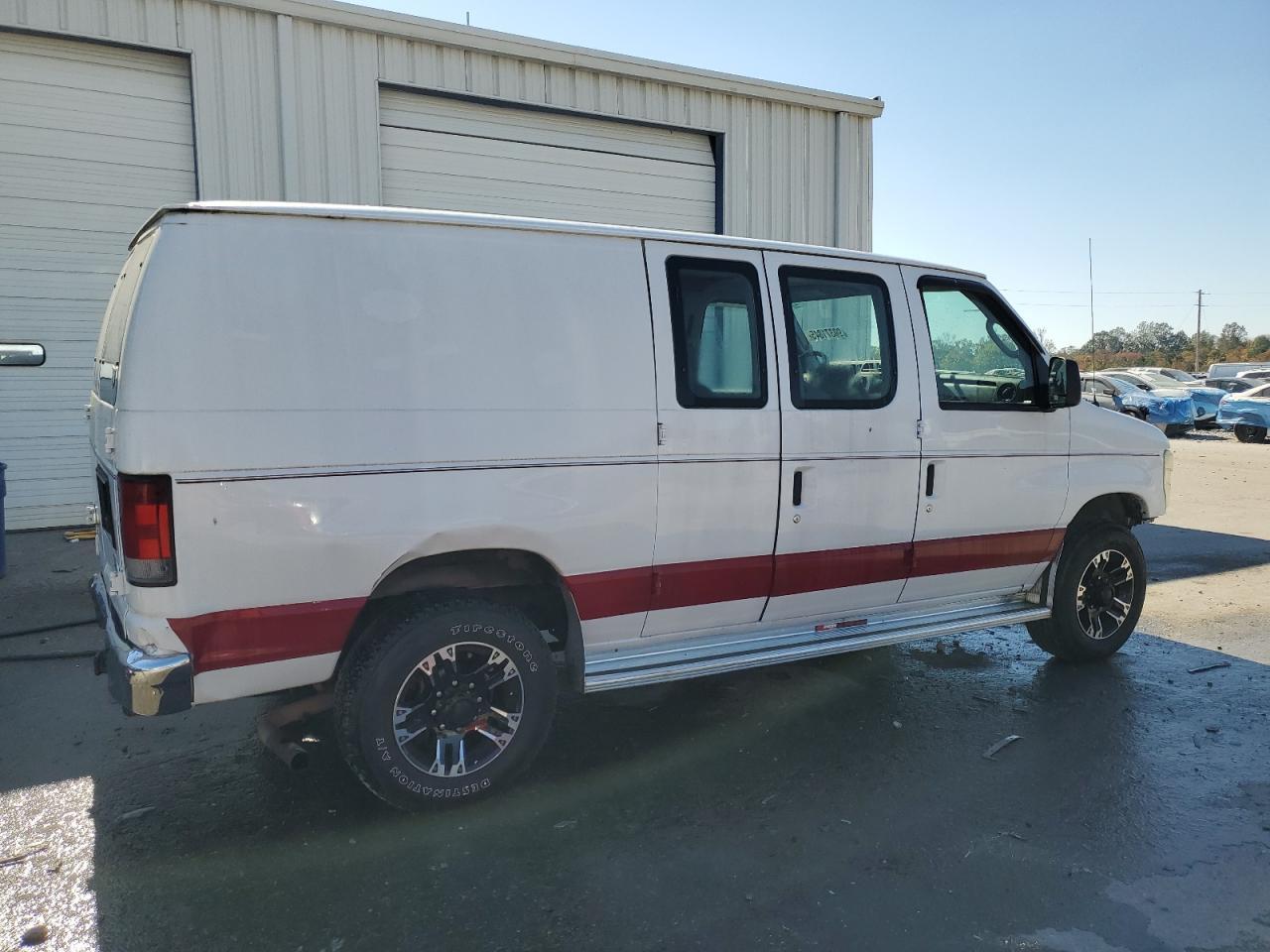 2012 Ford Econoline E250 Van - Фото 3