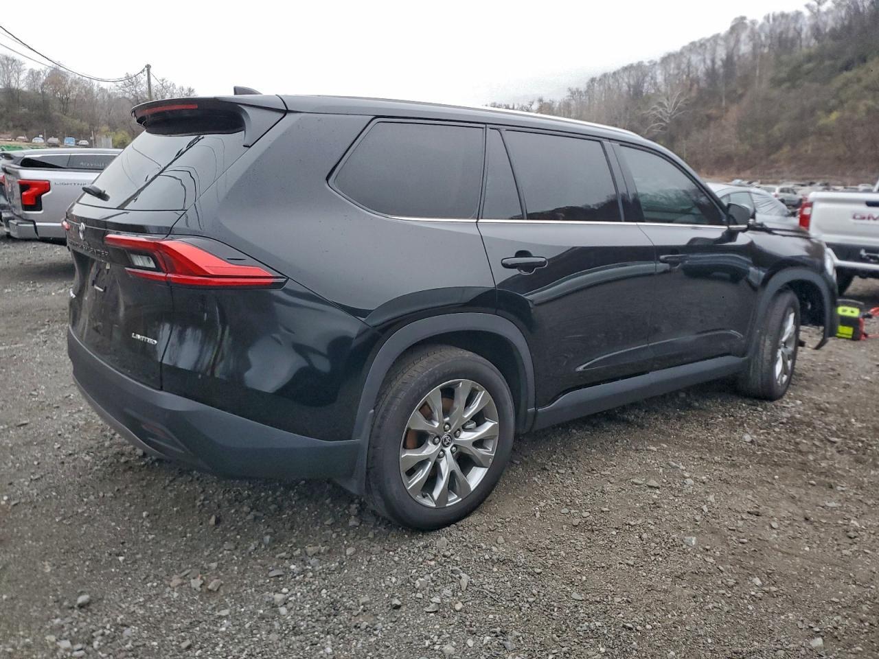 2024 Toyota Grand Highlander Limited - Image 3