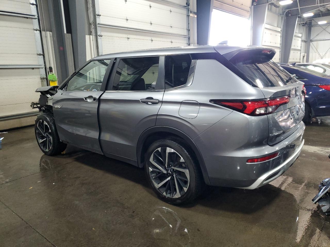 2024 Mitsubishi Outlander Se - Image 2