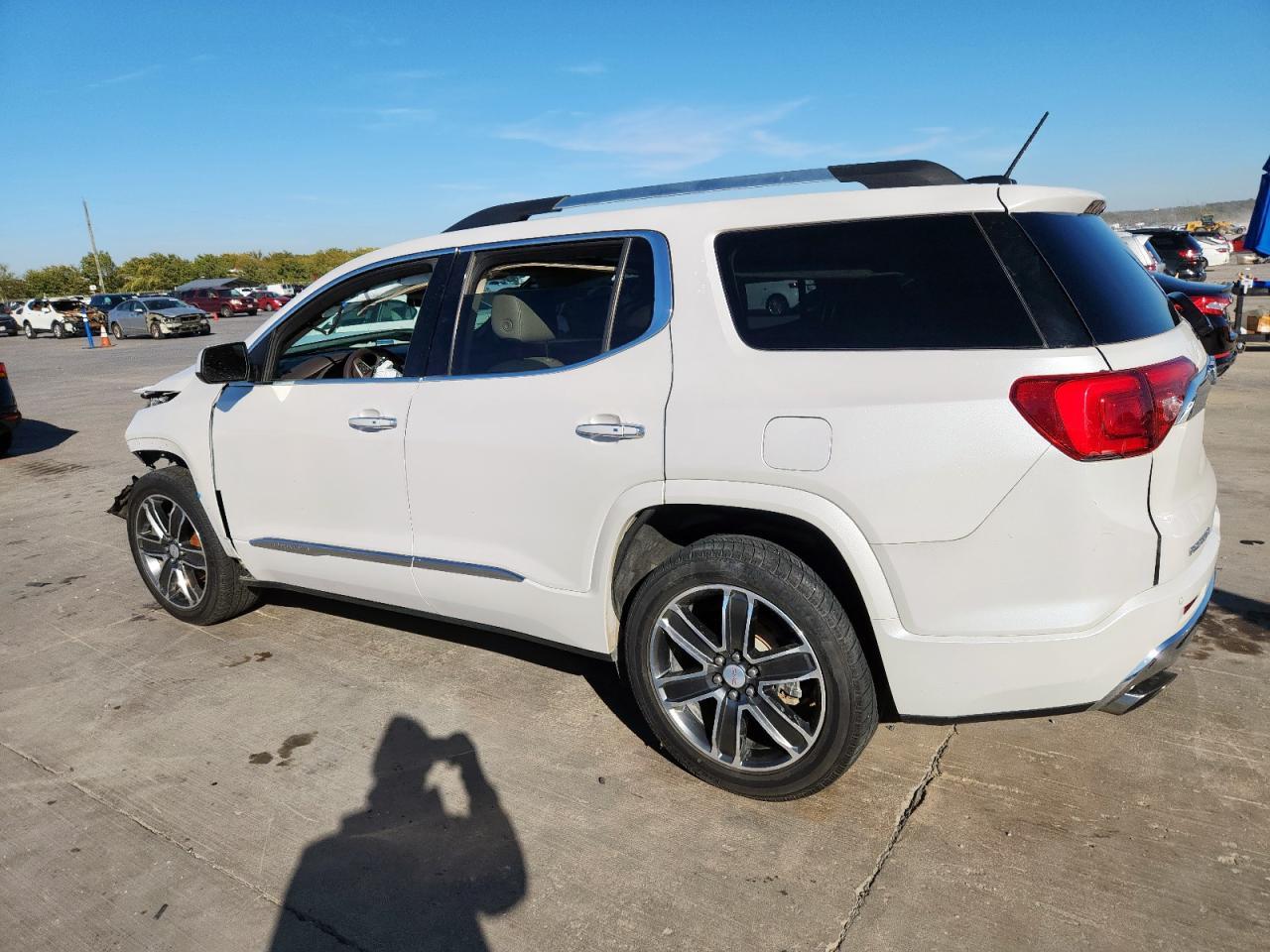2018 GMC Acadia Denali - Фото 2