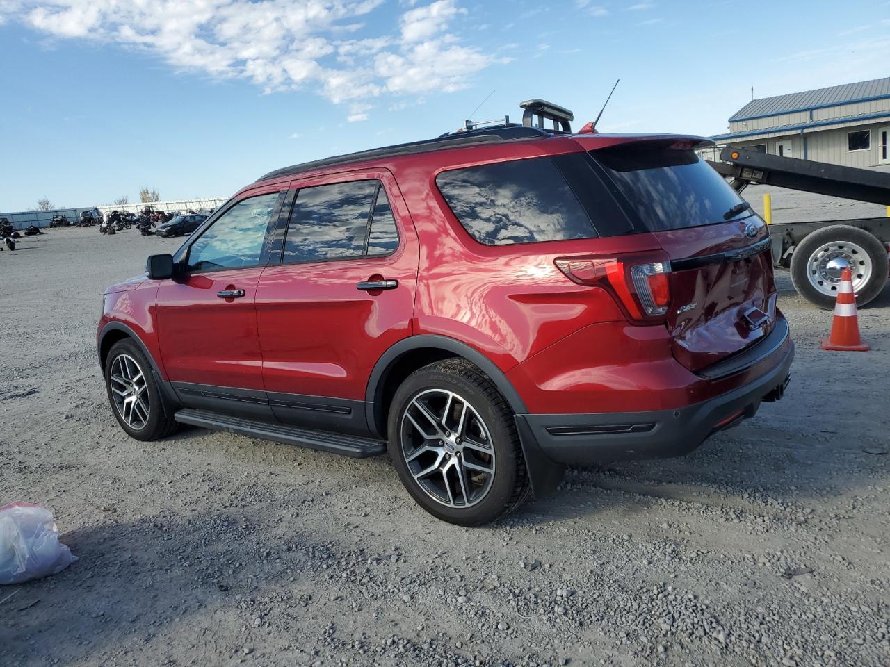 2018 Ford Explorer Sport - Фото 2