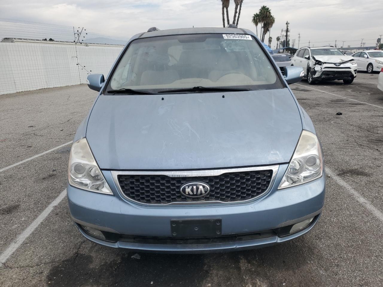 2014 Kia Sedona Lx - Image 5
