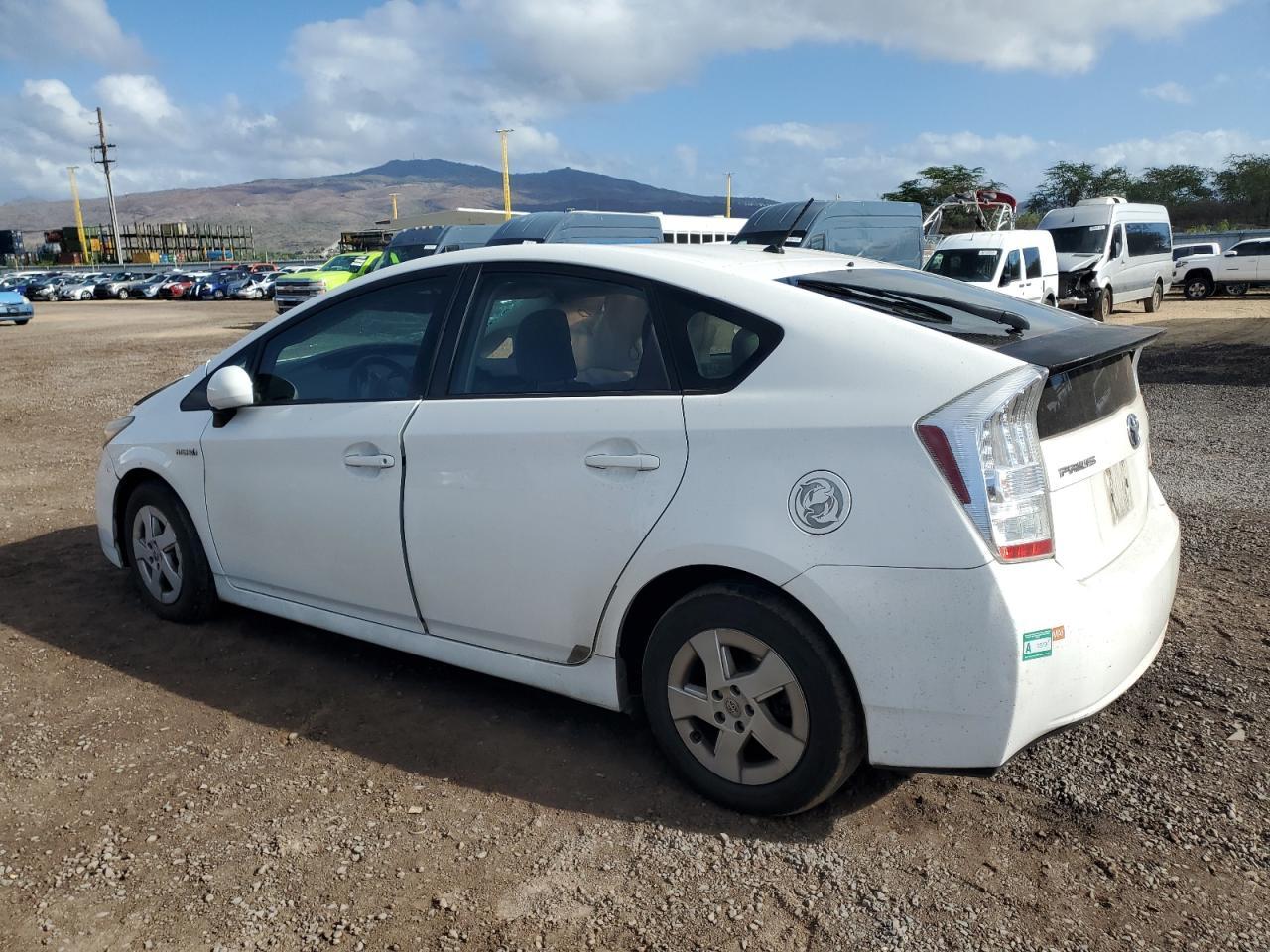 2011 Toyota Prius - Image 2