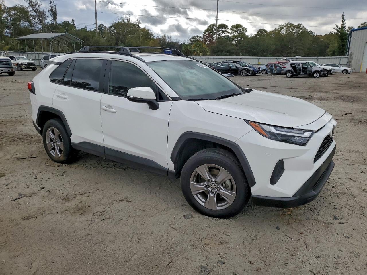 2022 Toyota Rav4 Xle - Image 4