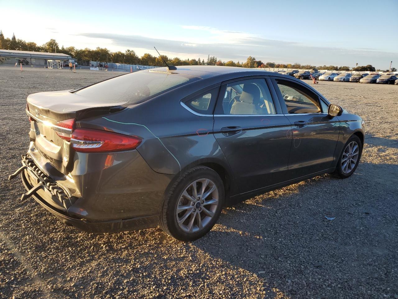 2017 Ford Fusion Se - Фото 3