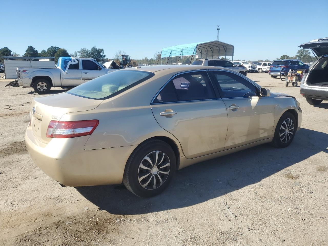 2011 Toyota Camry Base - Фото 3