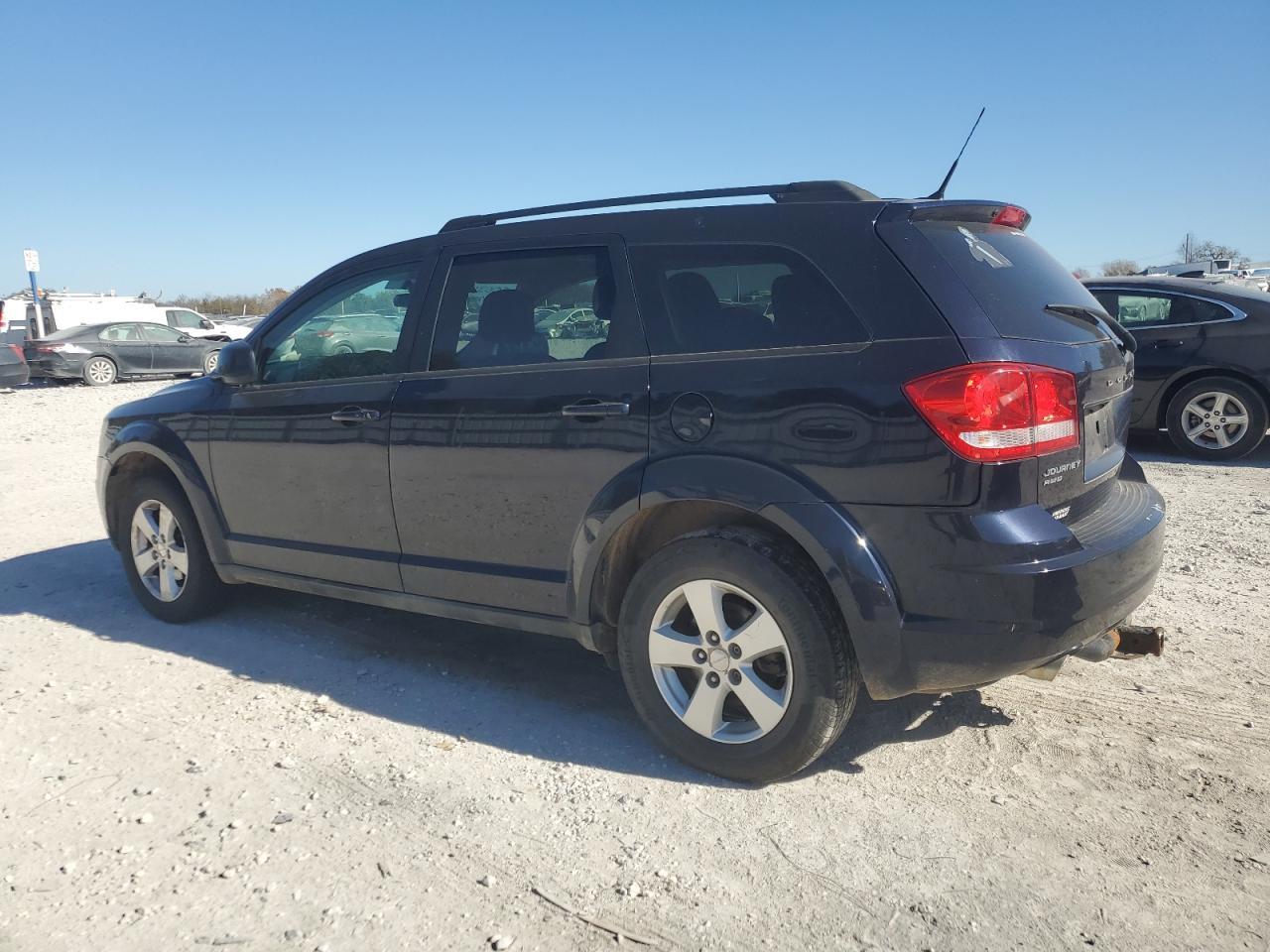 2011 Dodge Journey Mainstreet - Image 2