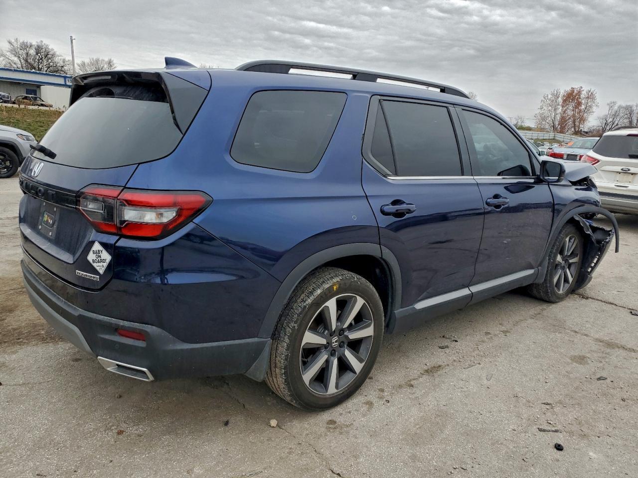 2023 Honda Pilot Touring - Фото 3