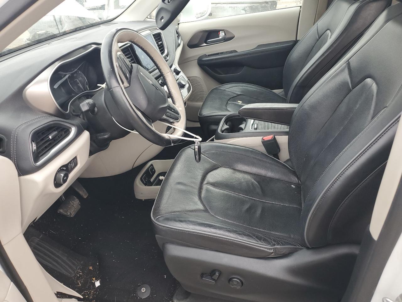 2017 Chrysler Pacifica Limited - Image 7