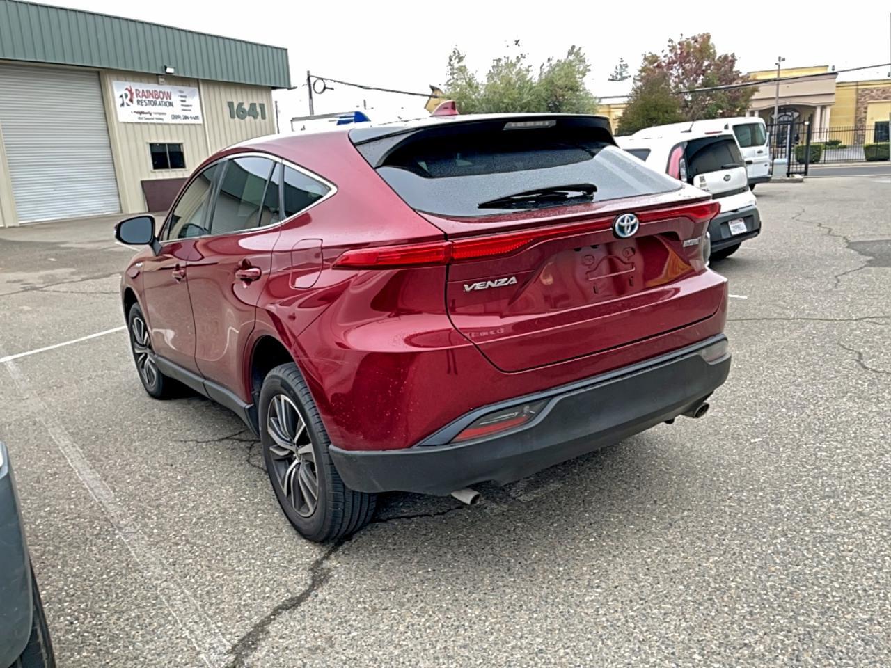 2021 Toyota Venza Le - Фото 3