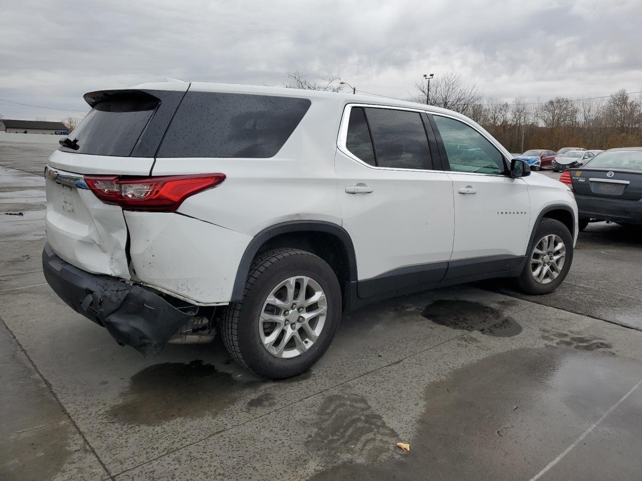 2020 Chevrolet Traverse Ls - Image 3