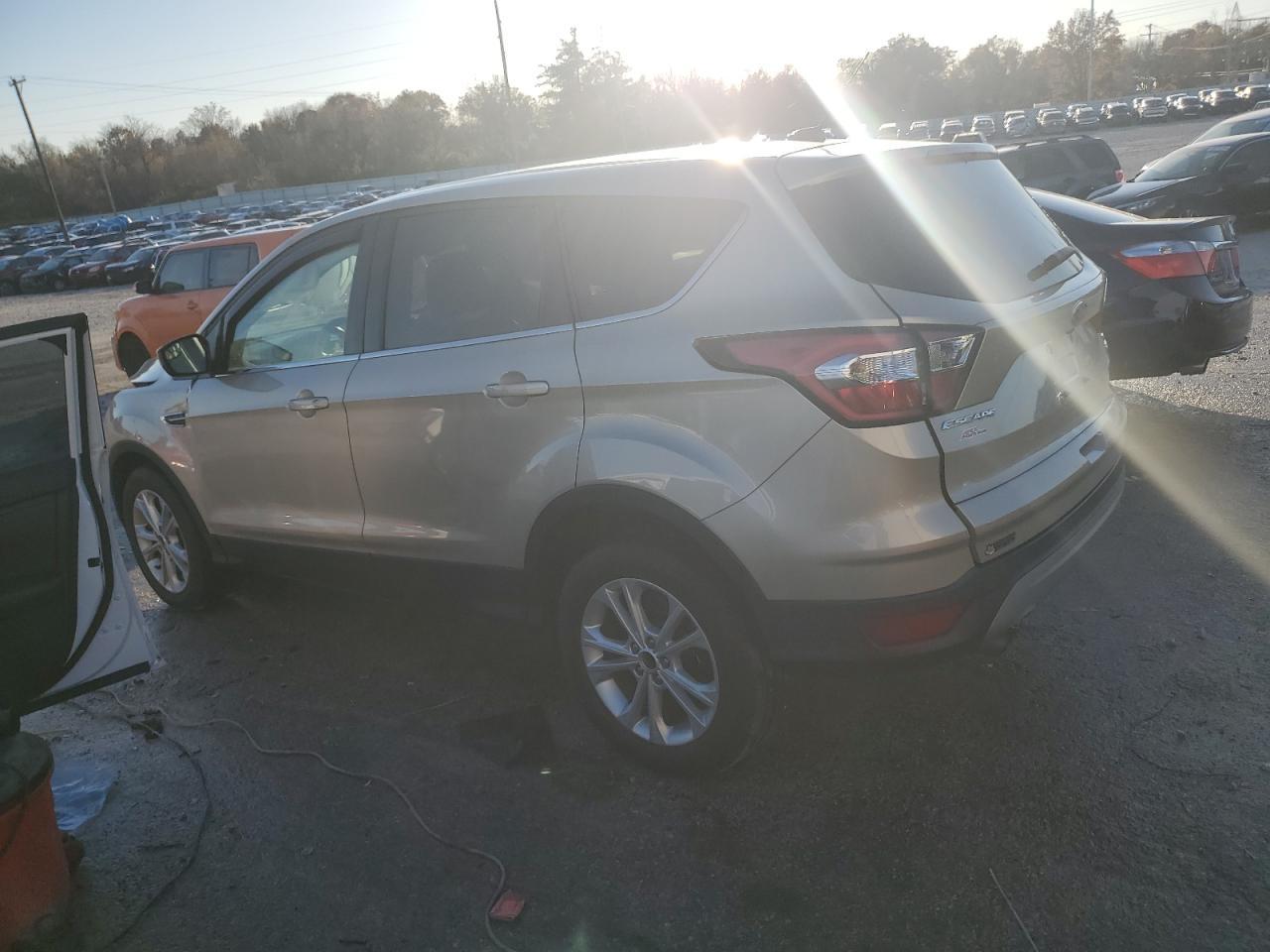 2017 Ford Escape Se - Image 2