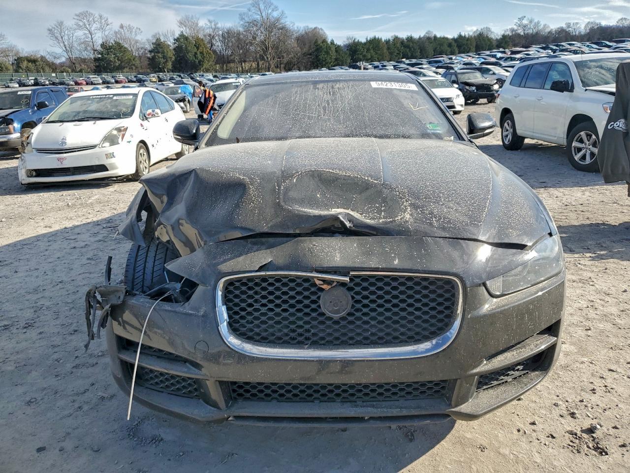 2017 Jaguar Xe Prestige - Фото 5