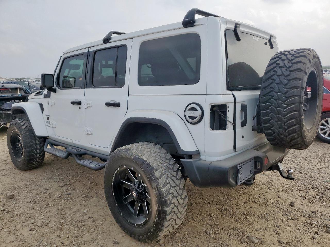 2018 Jeep Wrangler Unlimited Sahara - Image 2