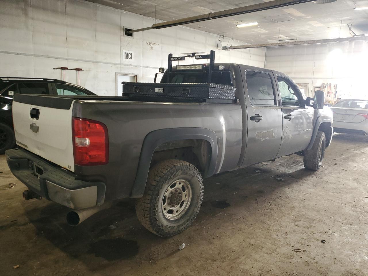 2008 Chevrolet Silverado K2500 Heavy Duty - Image 3