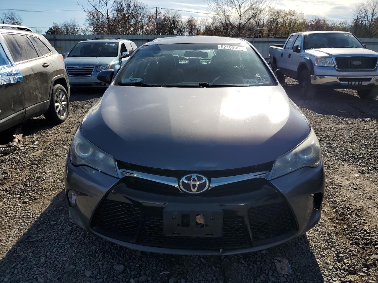 2017 Toyota Camry Le - Image 5