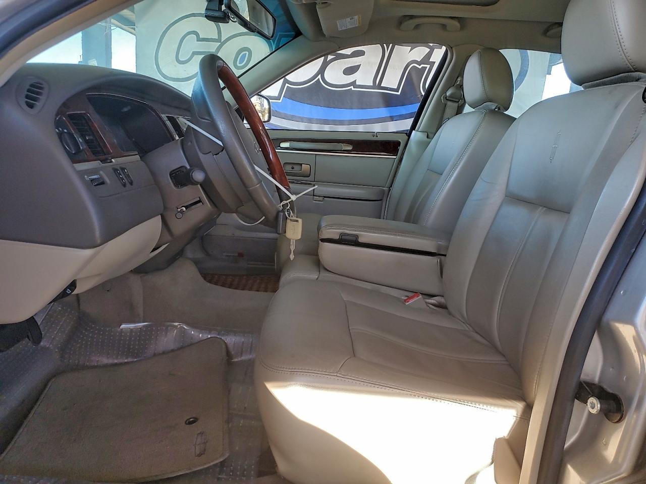 2007 Lincoln Town Car Signature Limited - Фото 7