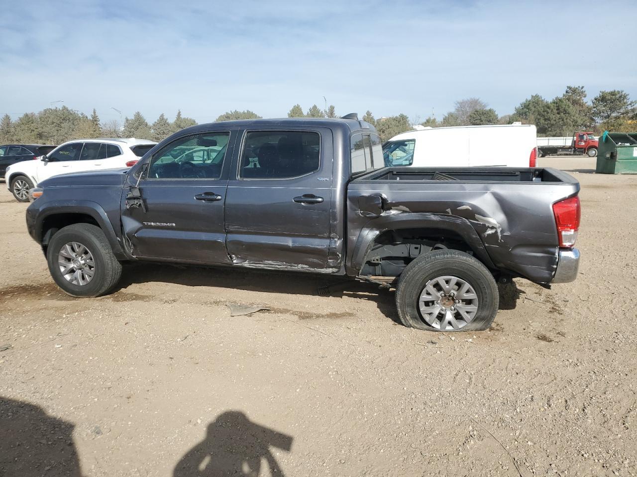 2017 Toyota Tacoma Double Cab - Фото 2