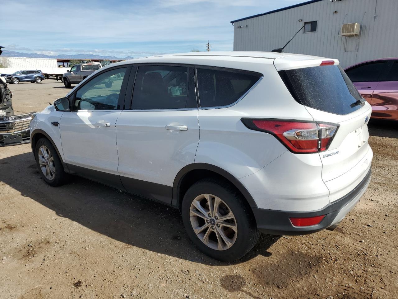 2017 Ford Escape Se - Фото 2