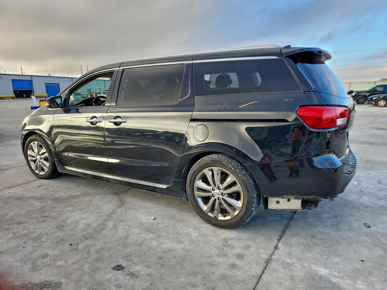 2016 Kia Sedona Sxl - Фото 2