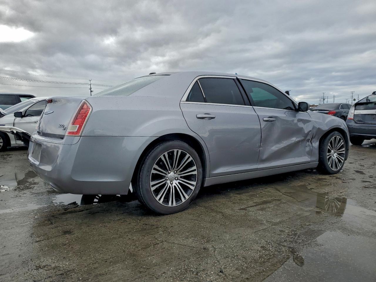 2014 Chrysler 300 S - Фото 3
