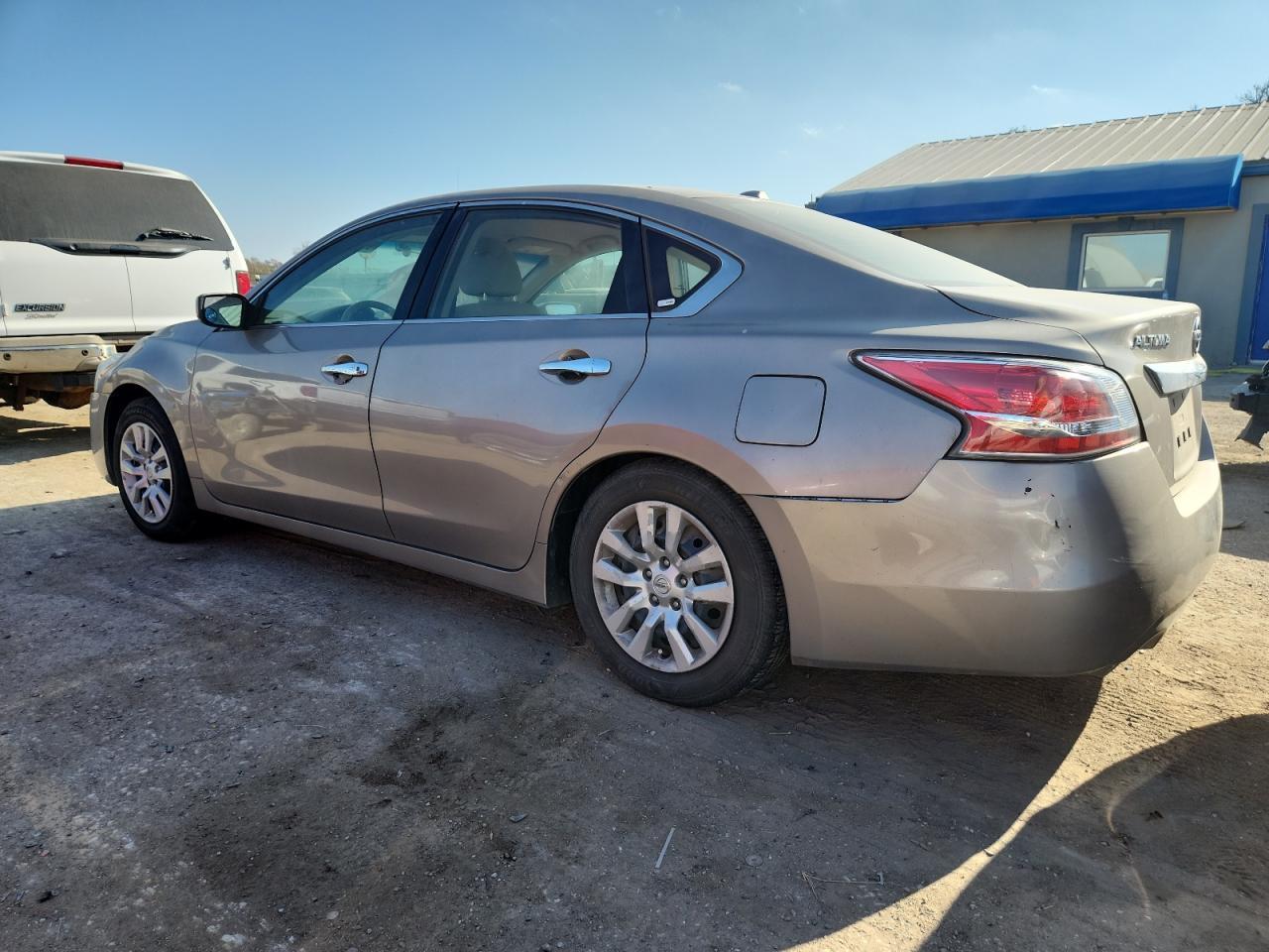 2015 Nissan Altima 2.5 S - Фото 2