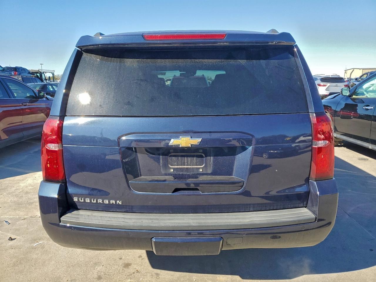 2018 Chevrolet Suburban C1500 Lt - Image 6
