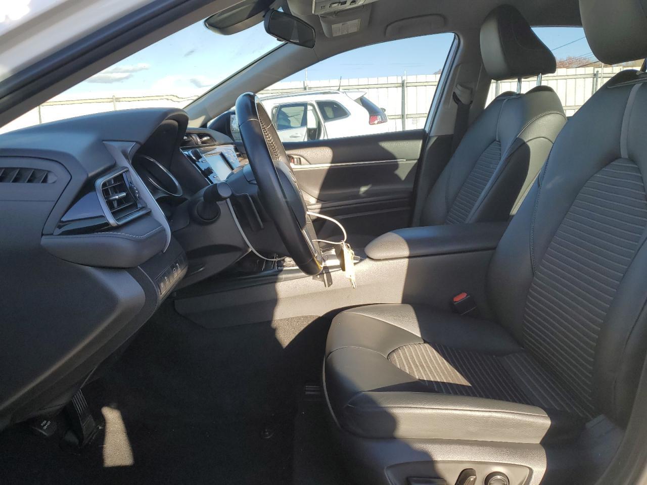 2019 Toyota Camry L - Фото 7