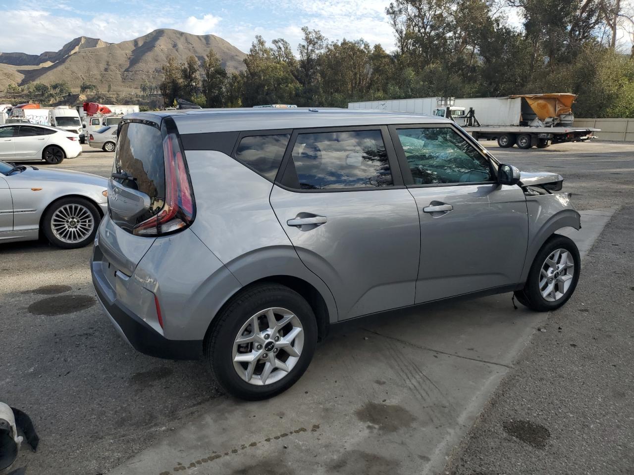 2024 Kia Soul Lx - Image 3