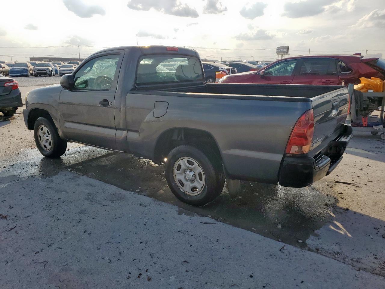 2014 Toyota Tacoma - Image 2