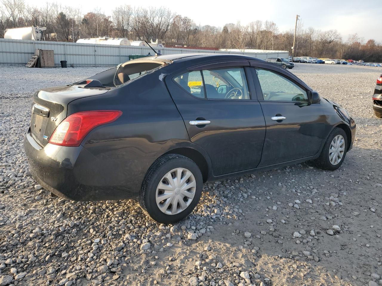 2012 Nissan Versa S - Image 3